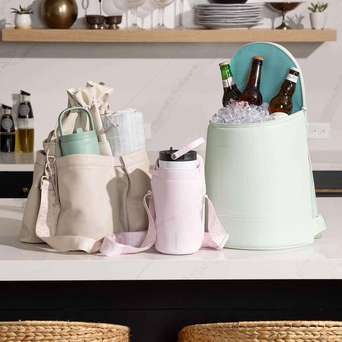 beverage-bucket-bag-k8 6c4793ad3b8e--group-lifestyle1.jpg